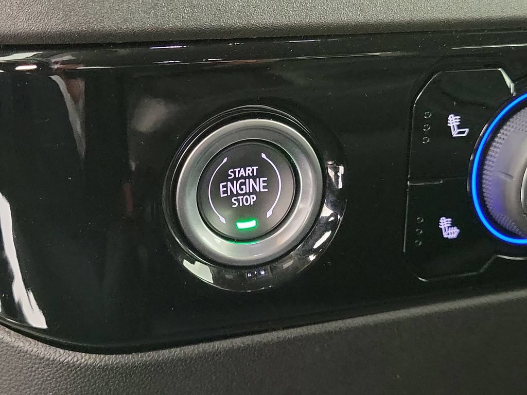Used 2022 Chevrolet Silverado 1500 LT AWD/4WD image 27