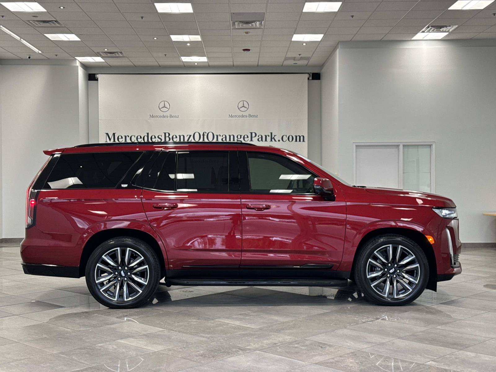 Used 2024 Cadillac Escalade Sport Platinum AWD/4WD image 3
