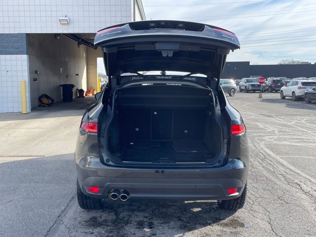 Used 2019 Jaguar F-PACE R-Sport image 33