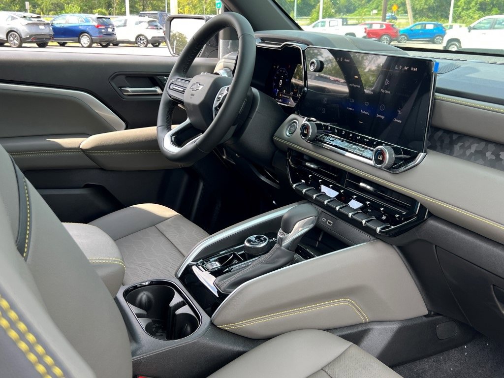 New 2026 Chevrolet Colorado ZR2 w/ Technology Package image 12