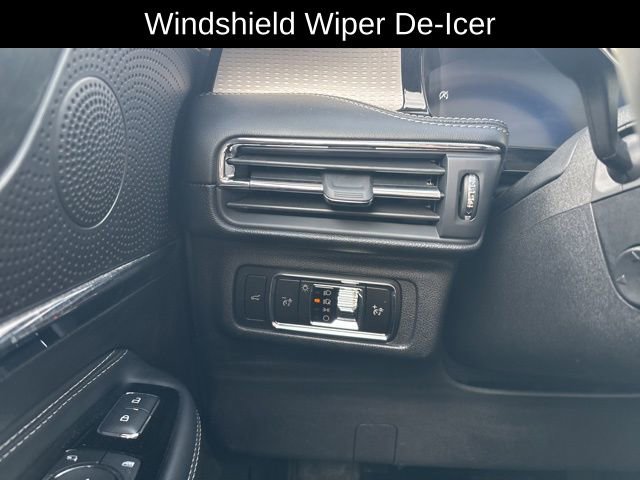 Used 2025 Lincoln Corsair Reserve w/ Jet Appearance Package image 20