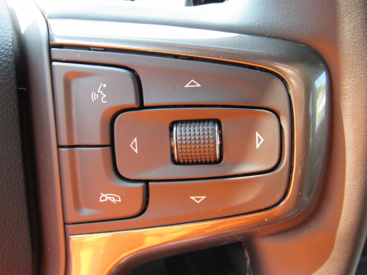Used 2025 Chevrolet Silverado 1500 ZR2 w/ Technology Package AWD/4WD image 29