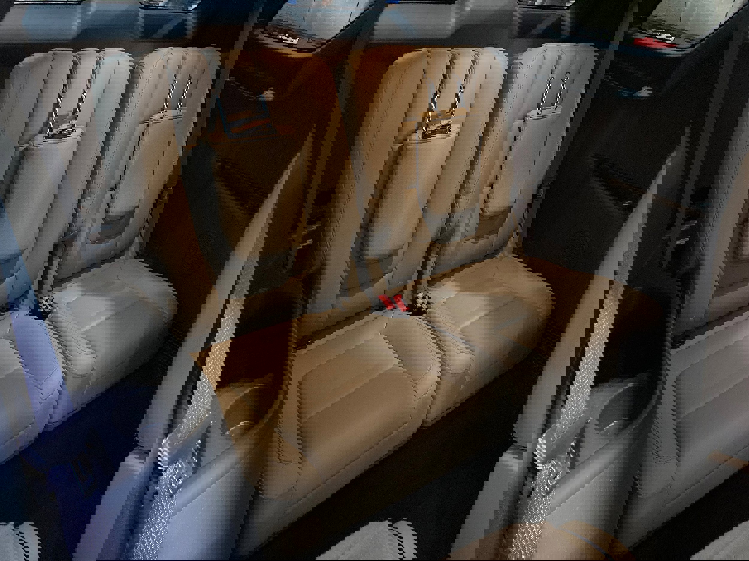 Used 2015 Ford Explorer XLT w/ Equipment Group 202B image 8