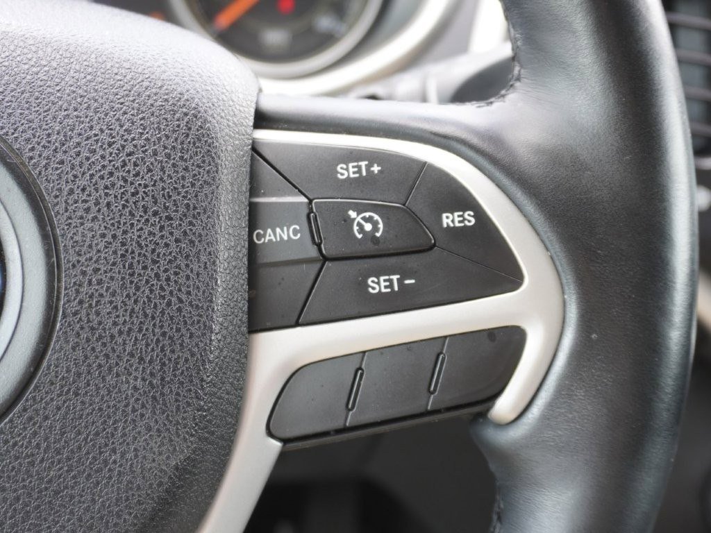 Used 2015 Jeep Cherokee Trailhawk w/ Comfort/Convenience Group image 15