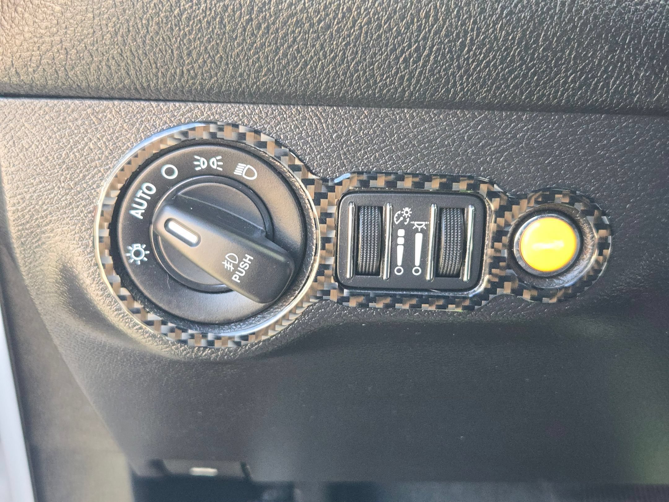 Used 2019 Dodge Challenger R/T w/ Driver Convenience Group RWD image 22