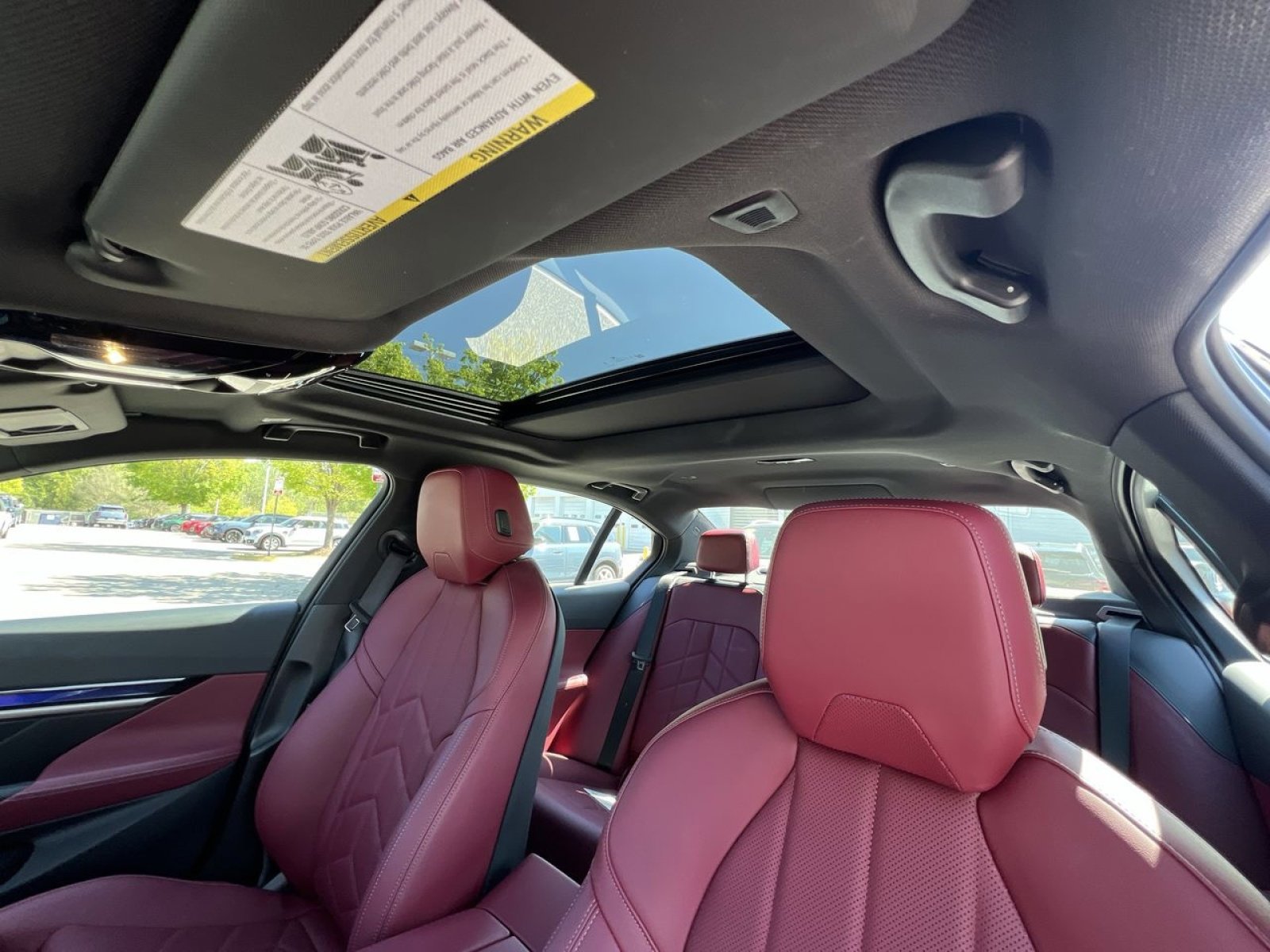 Used 2025 BMW i5 xDrive40 w/ Premium Package AWD/4WD image 25