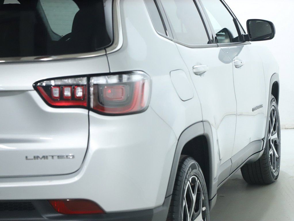 Used 2025 Jeep Compass Limited AWD/4WD image 45