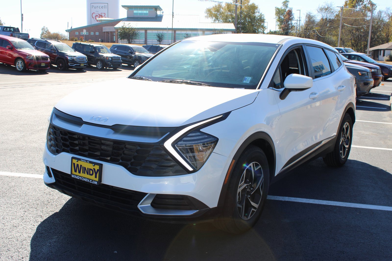 Used 2025 Kia Sportage LX image 4