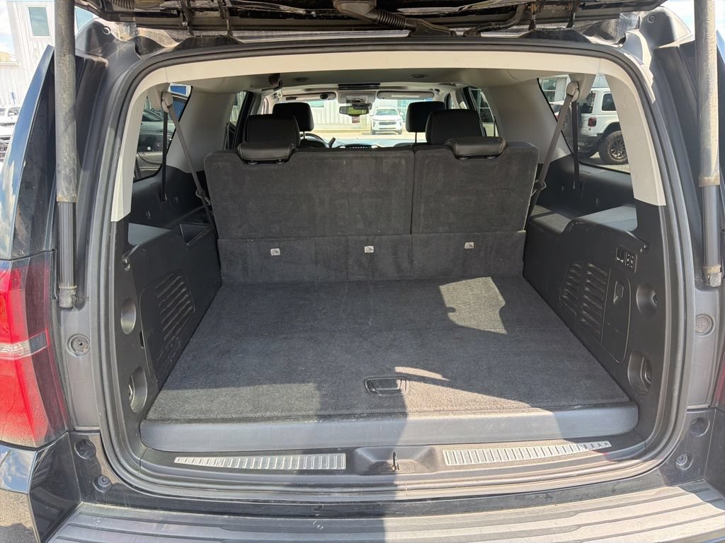 Used 2018 Chevrolet Suburban Premier AWD/4WD image 8