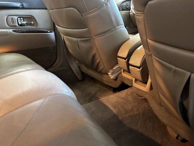 Used 1997 Lincoln Town Car Signature RWD image 35