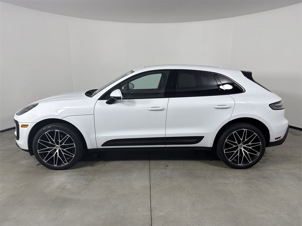 Certified 2023 Porsche Macan Turbo image 2