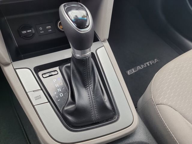 Used 2020 Hyundai Elantra SEL FWD image 24