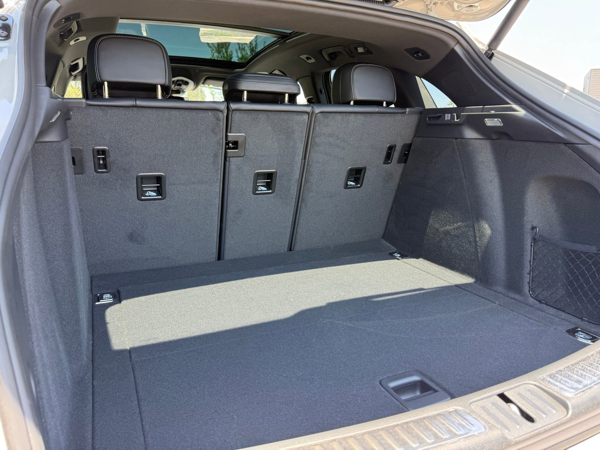 Used 2025 Porsche Macan image 33