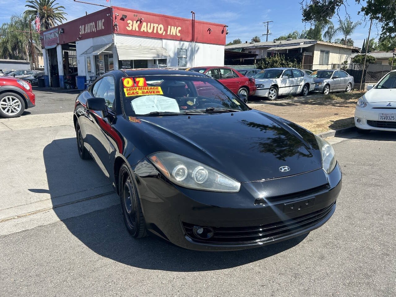 Used 2007 Hyundai Tiburon FWD image 2