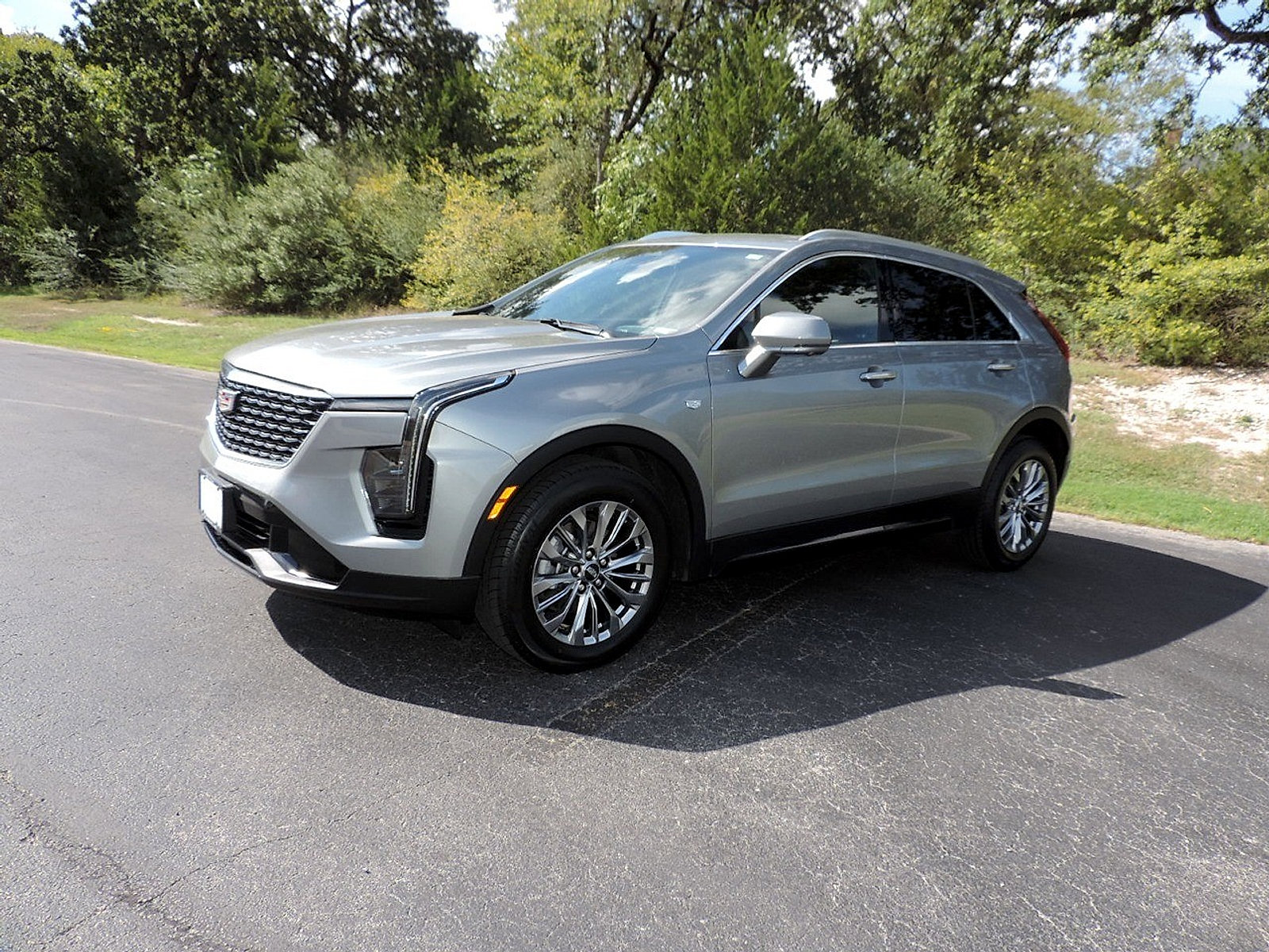 Certified 2025 Cadillac XT4 Premium Luxury FWD image 1