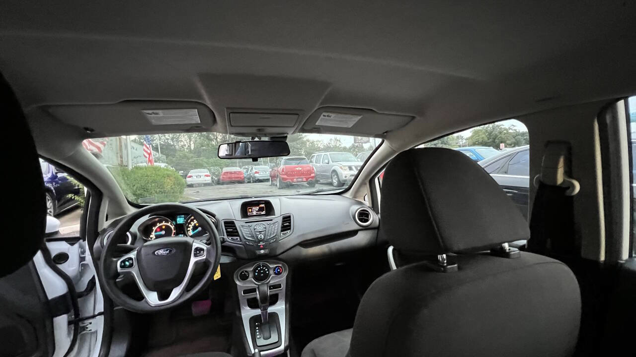Used 2018 Ford Fiesta SE FWD image 14