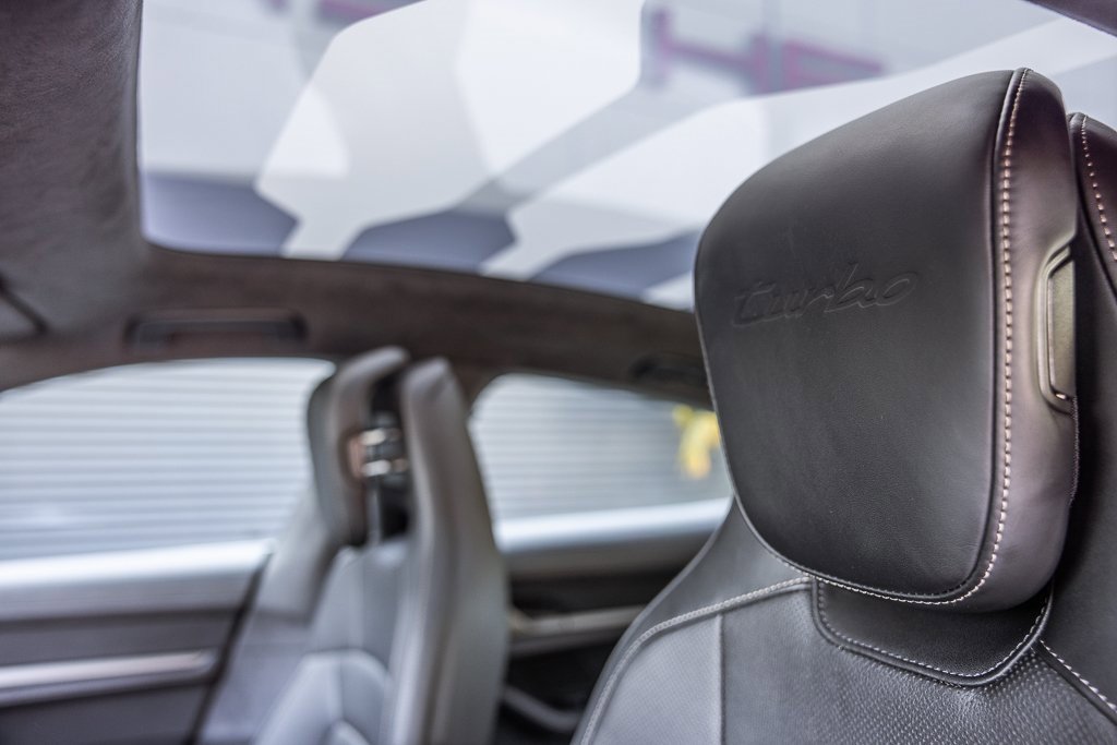 Certified 2025 Porsche Taycan Turbo image 18
