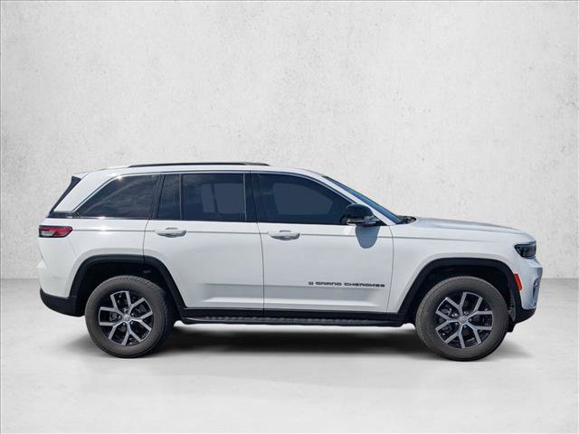 Used 2024 Jeep Grand Cherokee Limited w/ Trailer Tow Package AWD/4WD image 4