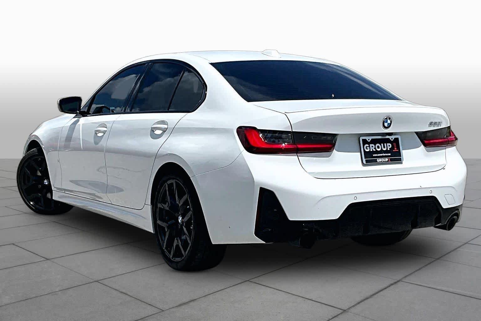 Used 2026 BMW 330i Sedan w/ M Sport Package RWD image 11
