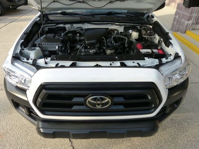 Used 2022 Toyota Tacoma SR image 9