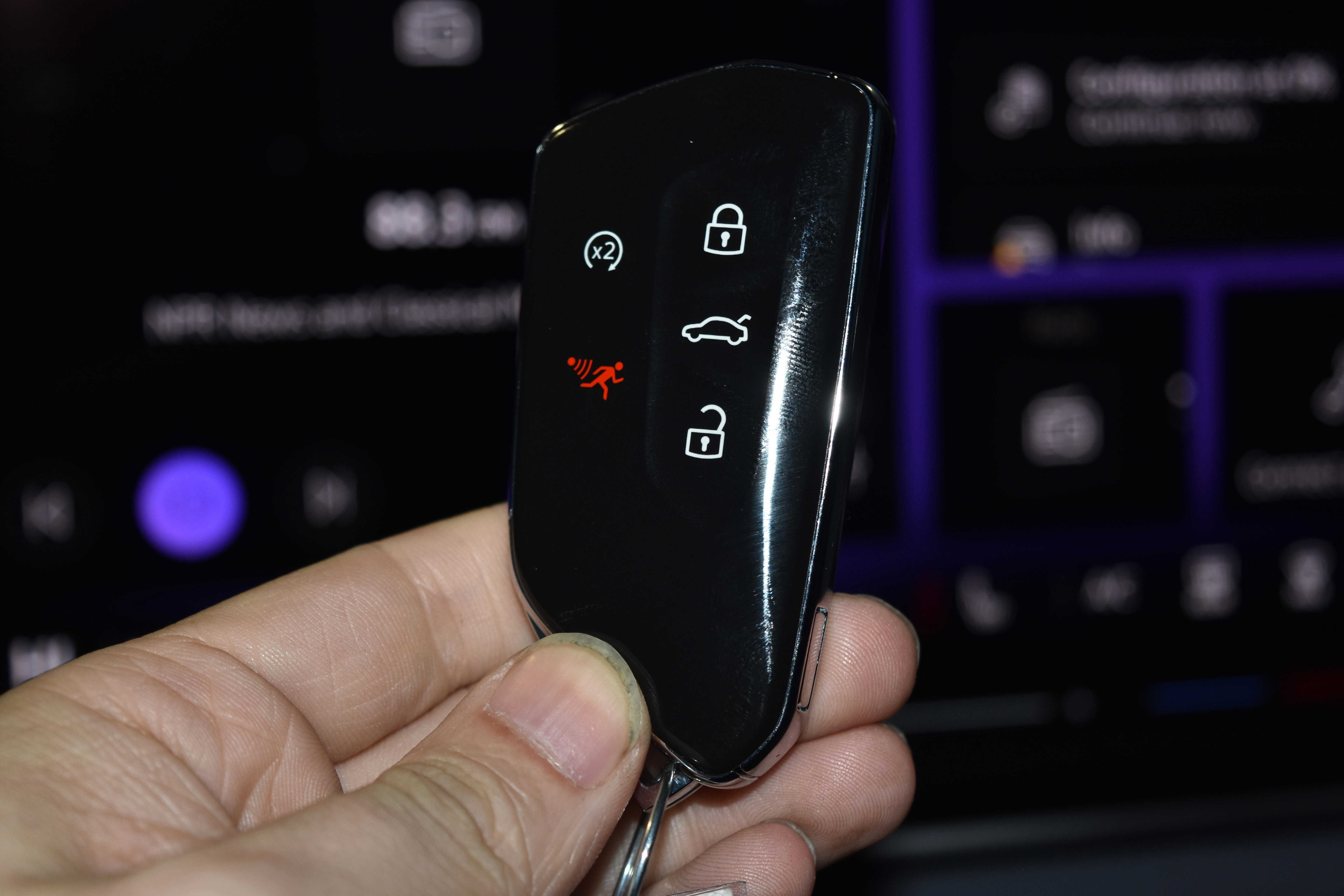 New 2026 Volkswagen Tiguan SE R-Line image 13