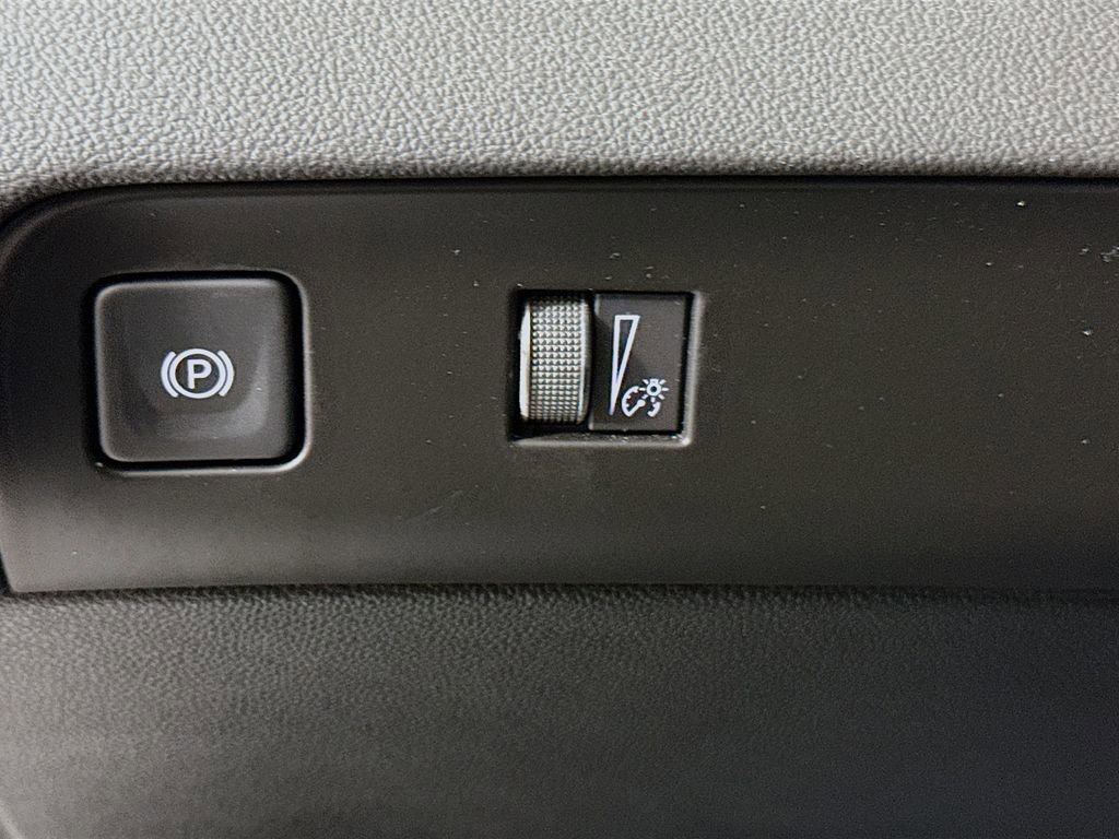 Used 2023 Buick Enclave Essence FWD image 10