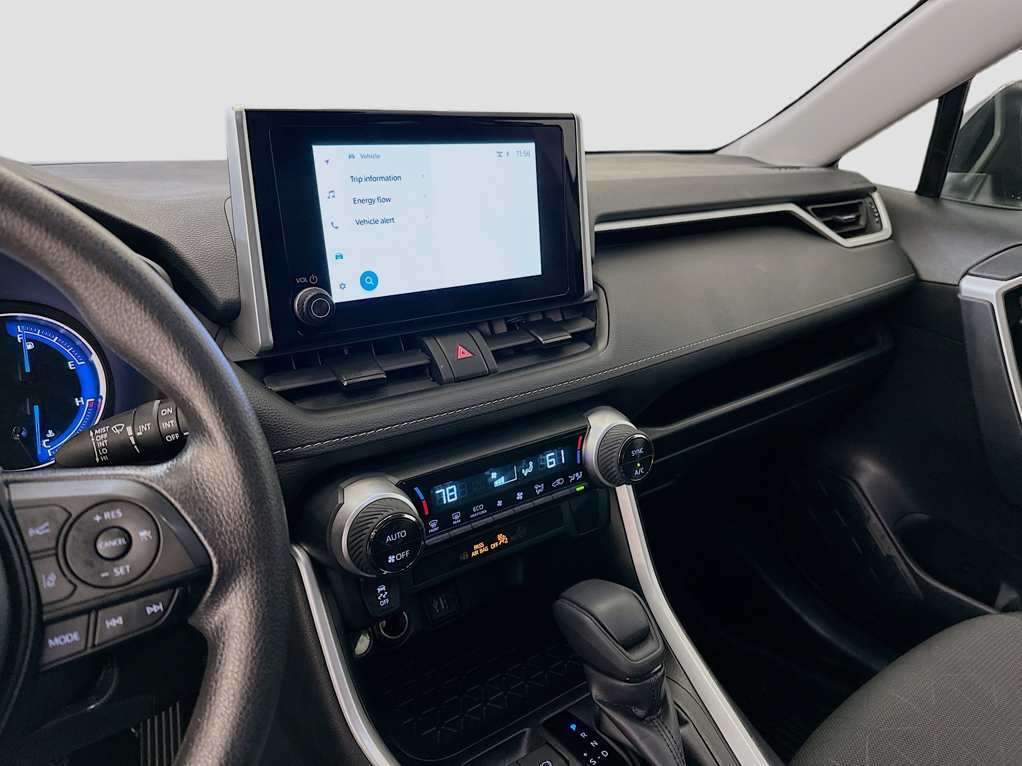 Used 2025 Toyota RAV4 XLE image 26