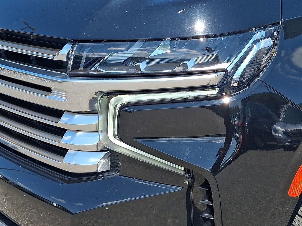 Used 2024 Chevrolet Tahoe High Country AWD/4WD image 9