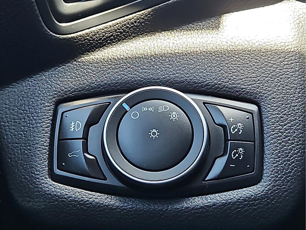 Used 2019 Ford Escape SE FWD image 13