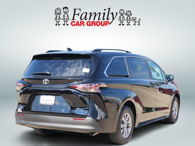 New 2026 Toyota Sienna LE FWD image 4