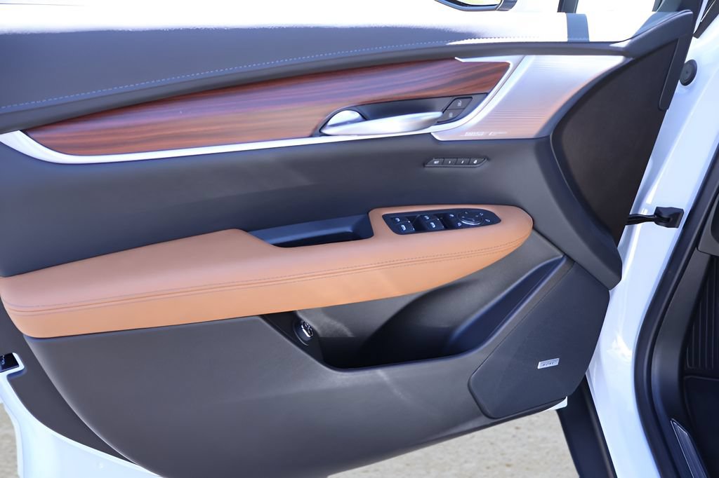 New 2026 Cadillac XT5 Premium Luxury w/ Driver Assist Package FWD image 11