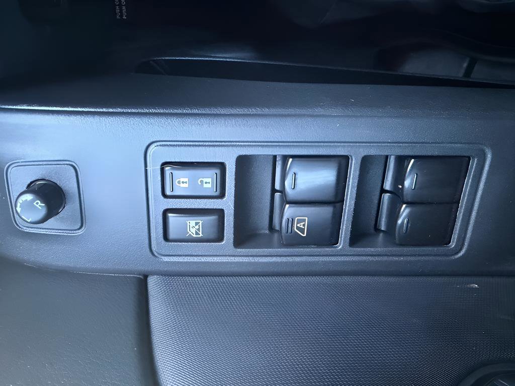 Used 2022 Nissan Frontier PRO-4X w/ Pro-4X Premium Package image 16