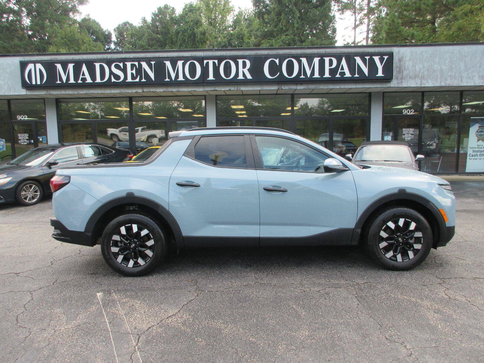Used 2025 Hyundai Santa Cruz SEL FWD image 4