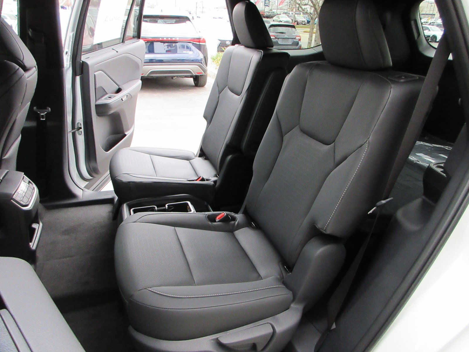 New 2026 Lexus TX 500h AWD image 25