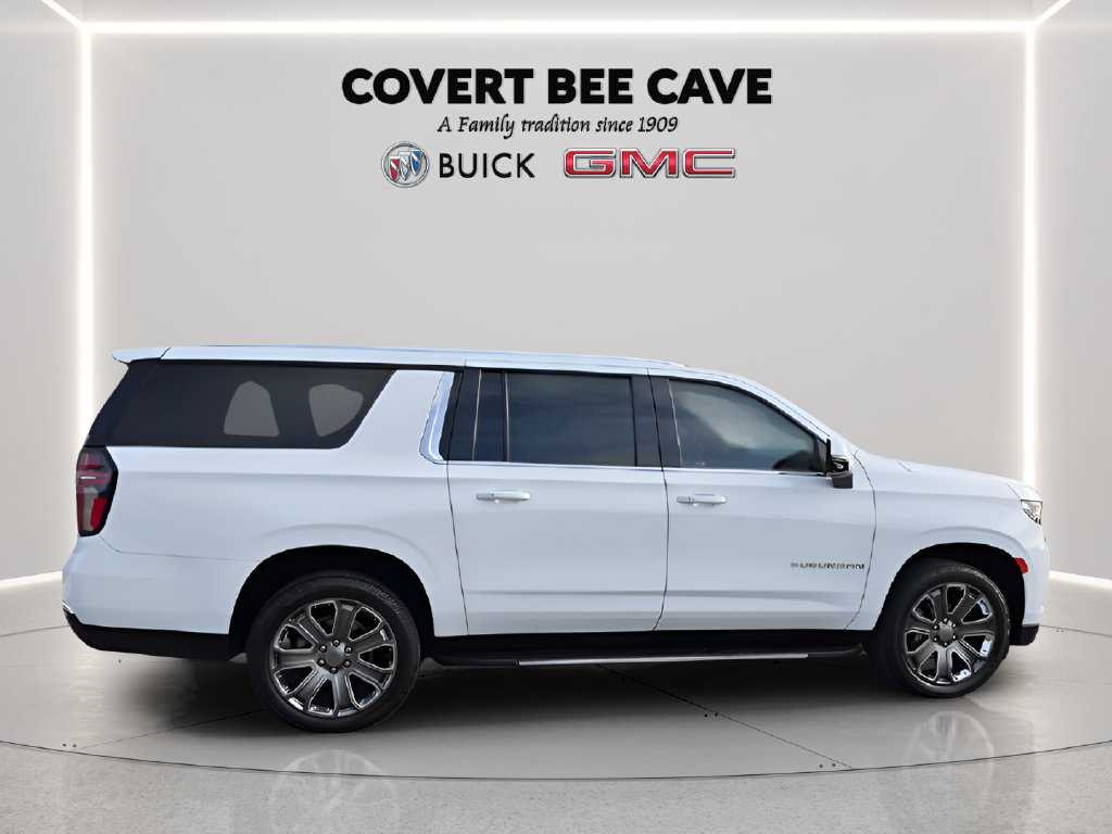 Used 2022 Chevrolet Suburban LT w/ Luxury Package AWD/4WD image 13