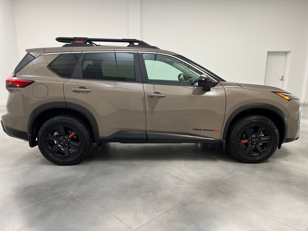 Used 2025 Nissan Rogue SV image 8