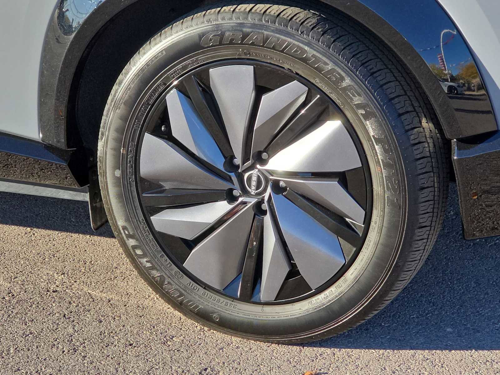 Used 2023 Nissan Ariya EMPOWER+ image 12