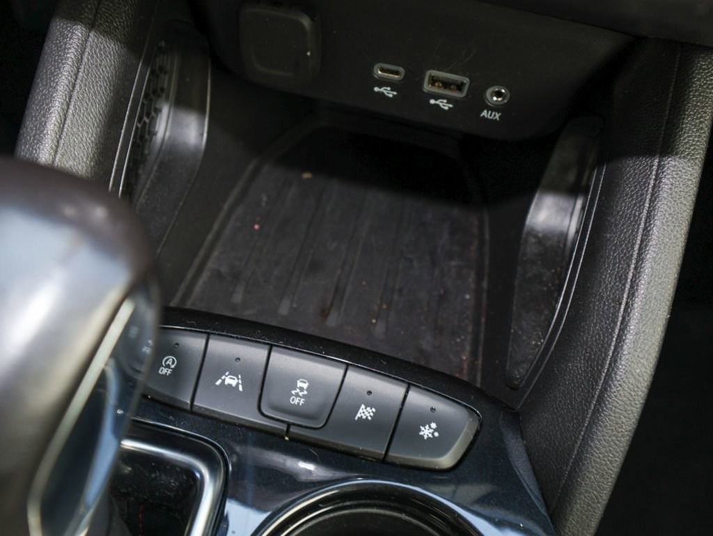 Used 2022 Chevrolet TrailBlazer RS FWD image 25