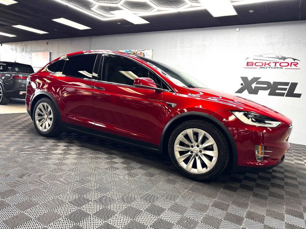 Used 2017 Tesla Model X 75D image 2