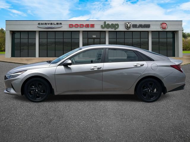 Used 2023 Hyundai Elantra SEL FWD image 7