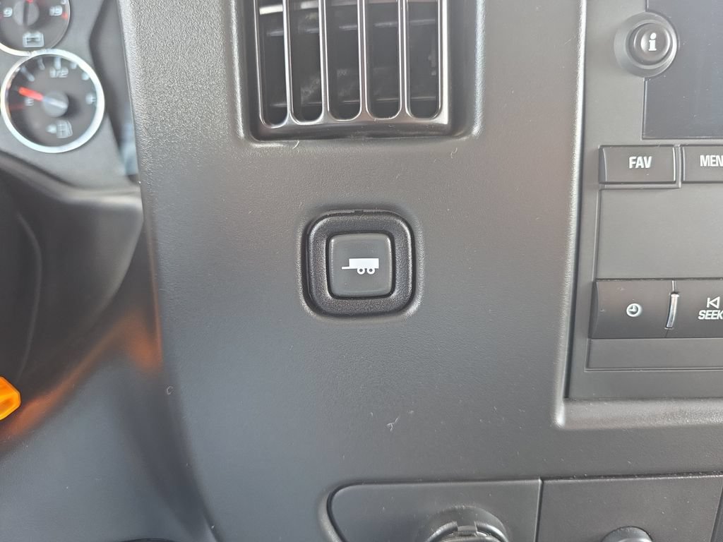 Used 2025 Chevrolet Express 3500 LS RWD image 22