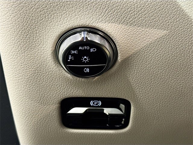 Certified 2025 Mercedes-Benz GLC 300 4MATIC image 10