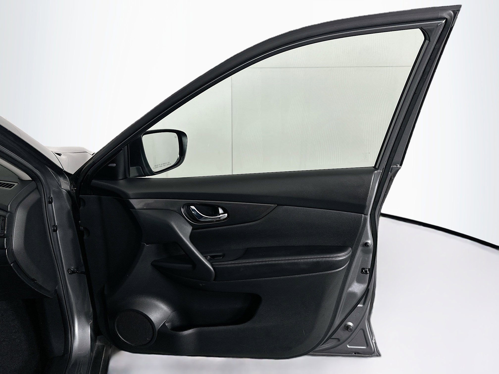 Used 2020 Nissan Rogue SV w/ Premium Package image 34