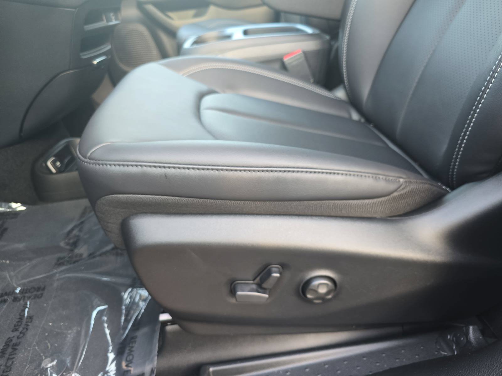 New 2026 Chrysler Pacifica Select FWD image 27
