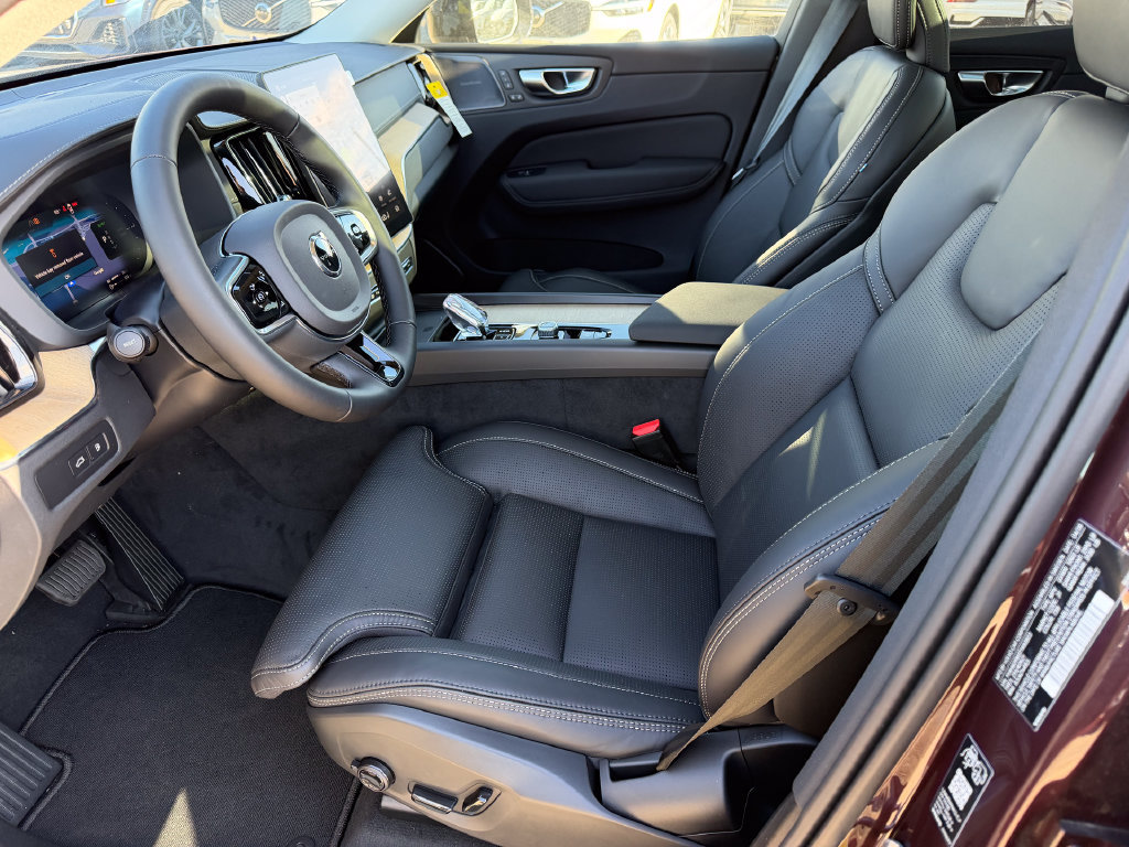 New 2026 Volvo XC60 T8 Ultra w/ Climate Package AWD/4WD image 17
