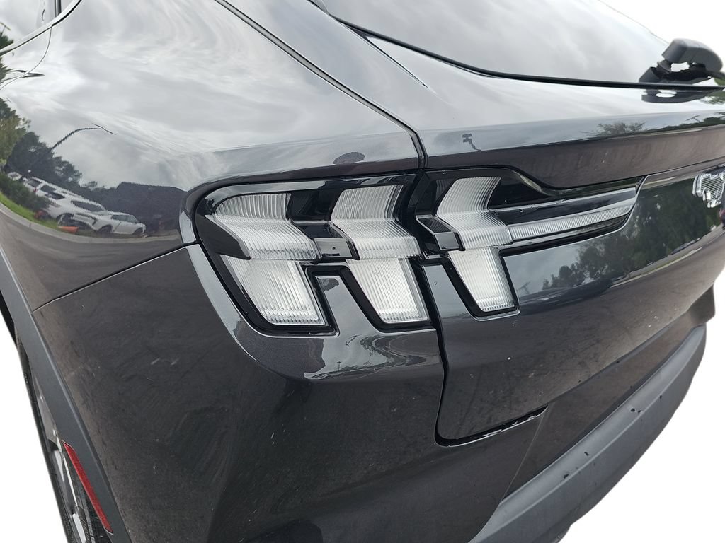 Used 2022 Ford Mustang Mach-E Select RWD image 33