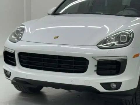 Used 2018 Porsche Cayenne Platinum Edition image 42
