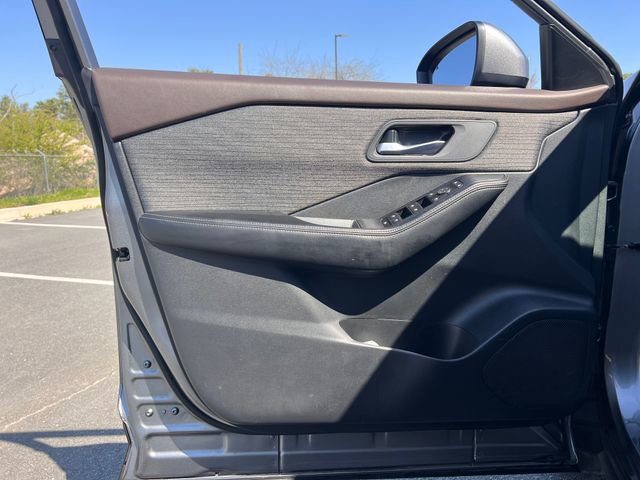 Used 2023 Nissan Rogue SV FWD image 10