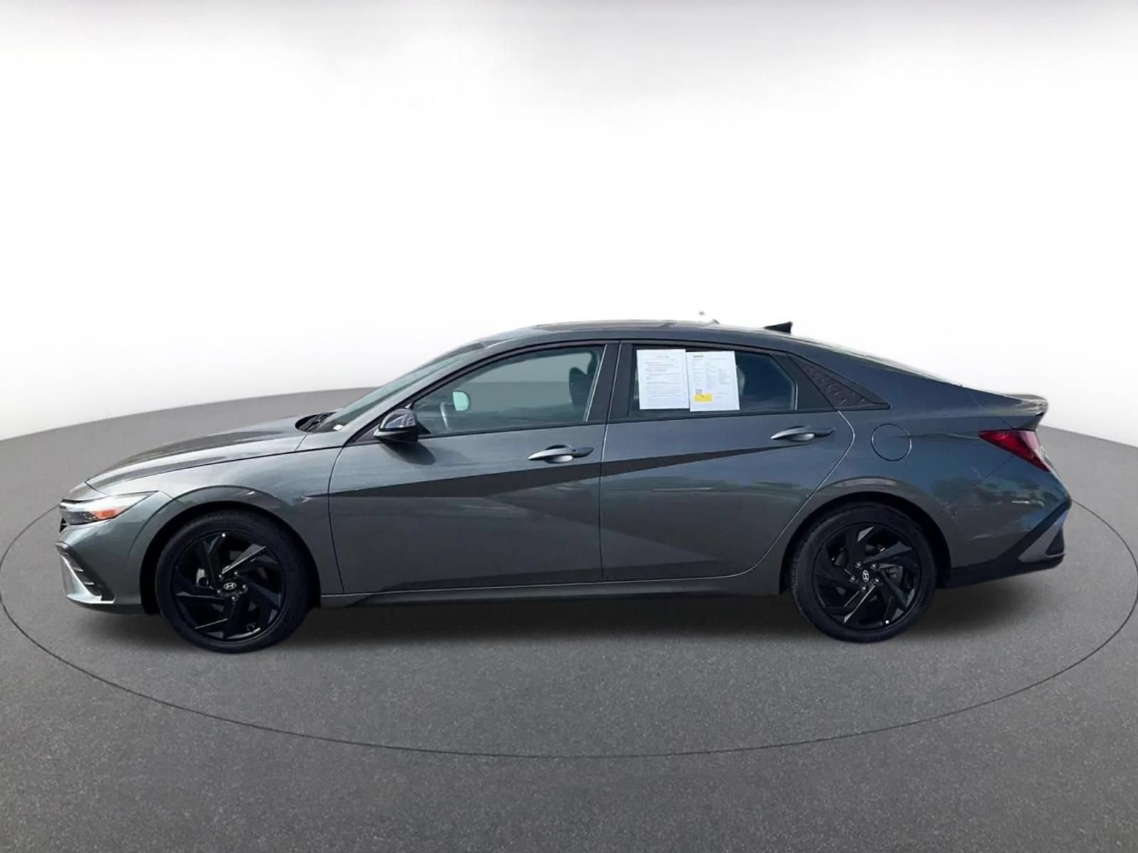 Used 2026 Hyundai Elantra Sport FWD image 9