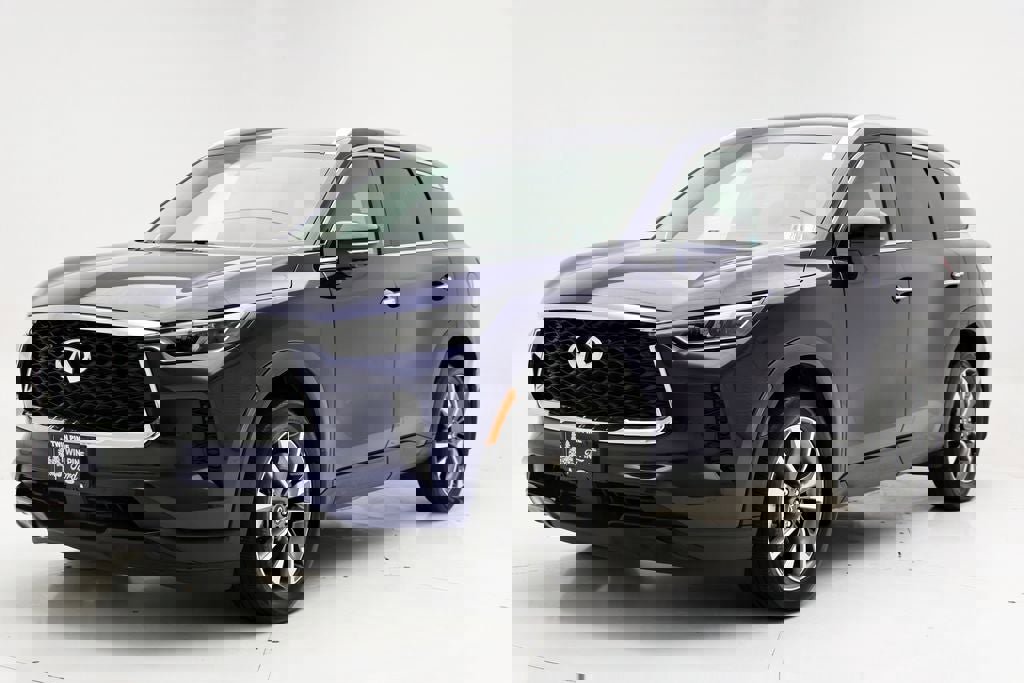 Used 2023 INFINITI QX60 Luxe w/ Performance Audio Package image 2